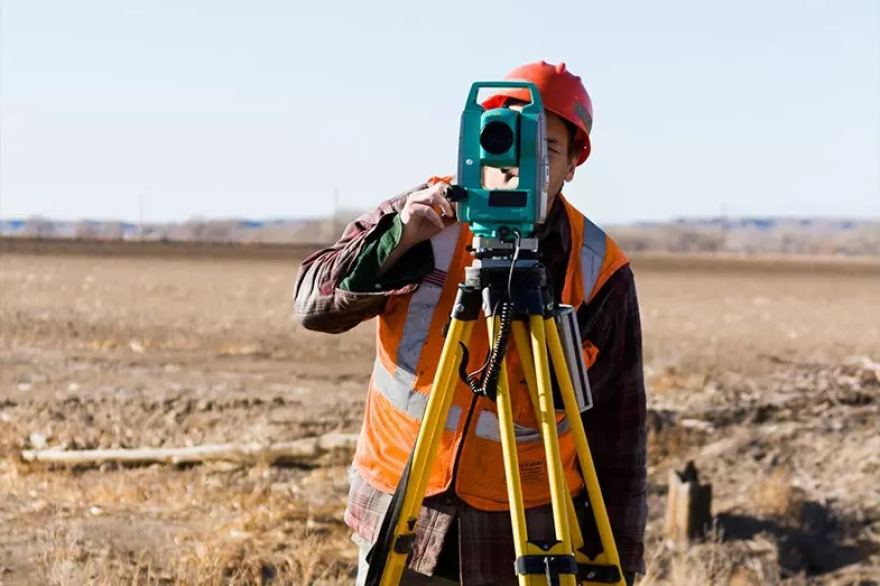Tolhuin será sede de una capacitación en nivelación topográfica destinada a personal de la construcción