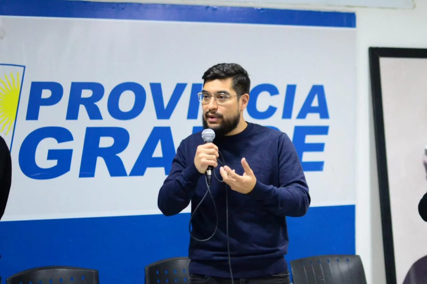 “No hay proyecto más personal que el del Gobernador buscando la reelección indefinida”"Lamento que el Intendente de Río Grande haya privilegiado su proyecto político personal a 2027"