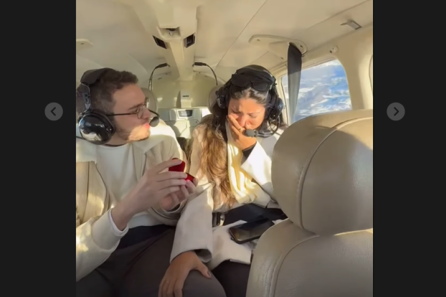 Amor en el aire: le propuso matrimonio en Ushuaia y en pleno vuelo