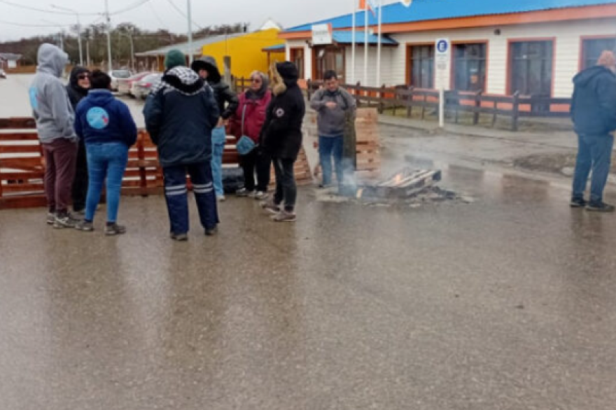 "No da para más": comerciantes de Tolhuin se manifestaron por los cortes de luz