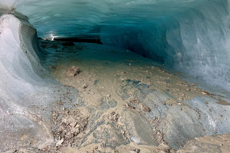 Por riesgo de colapso está prohibido ingresar a las cuevas de hielo del glaciar Vinciguerra