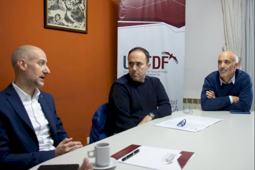 La UNTDF y Fundación FINNOVA firmaron un convenio de cooperación institucional
