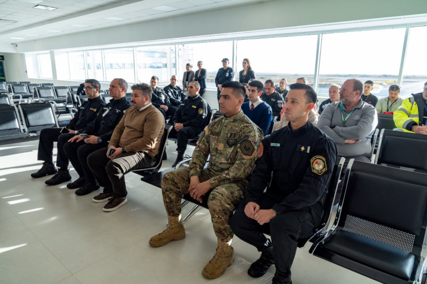 Firman acuerdo de cooperación para actuar ante contingencias en el aeropuerto de Río Grande