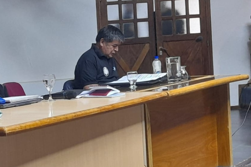 Juicio por estafas con viviendas de ATE: terminó la etapa de testimonios y comienzan los alegatosDirigentes de ATE en el banquillo: el lunes arranca el juicio por la millonaria estafa de las viviendas“La plata era para él”: Arana complicó a Carlos Córdoba en la primera jornada del juicio por las viviendas de ATEMillonaria estafa con viviendas de ATE en Ushuaia: un nuevo testimonio apuntó contra Carlos Córdoba“Entregué todo lo que tenía por una vivienda”: el duro relato de una damnificada en el juicio por las presuntas estafas con casas de ATE