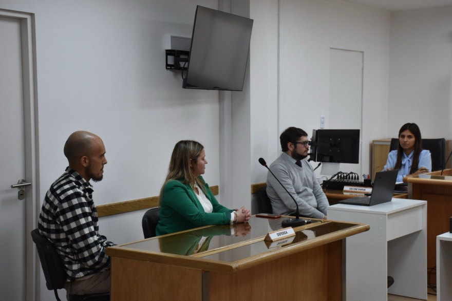 Condenan a 6 años de prisión a un hombre por robarle el auto a un remisero en Río Grande
