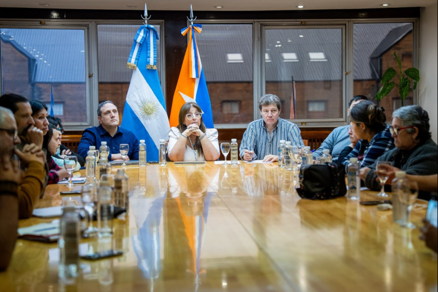 Melella encabezó una primera mesa de trabajo con vecinos de Ushuaia por el subsidio al GLP
