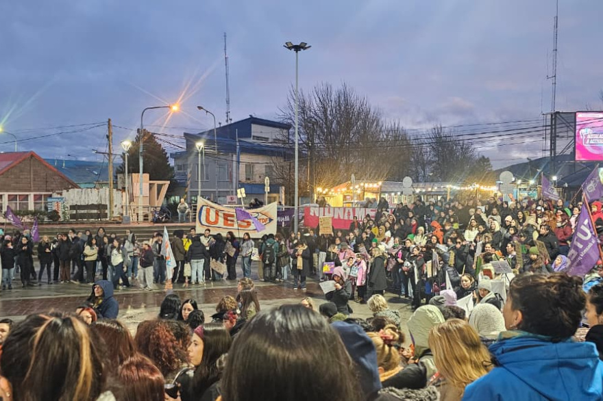 Ni Una Menos en Ushuaia: “La indignación tiene que convertirse en organización y el dolor en fuerza colectiva”