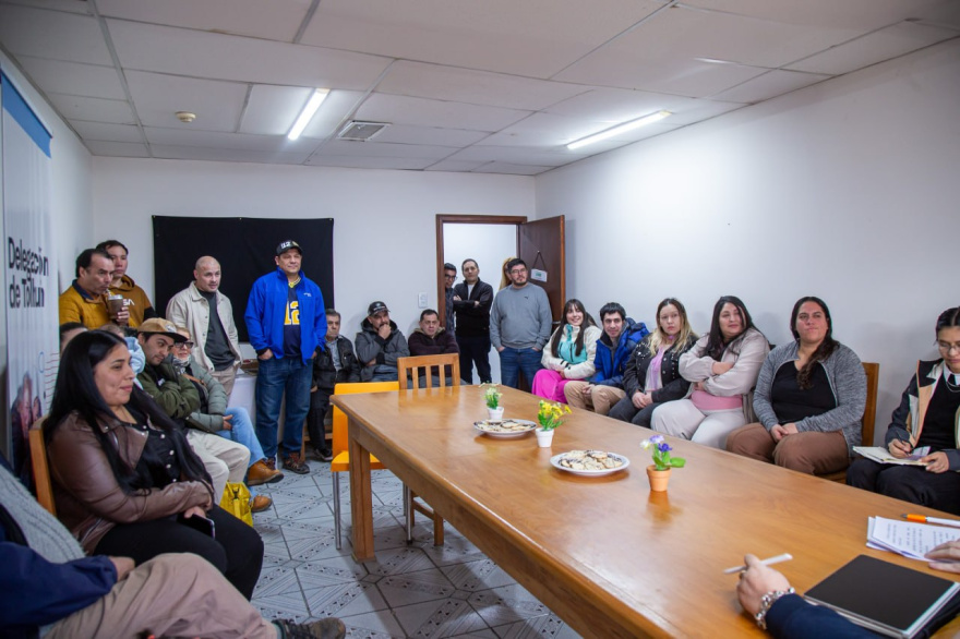 Melella encabezó en Tolhuin una mesa de trabajo con vecinos por el subsidio al GLP
