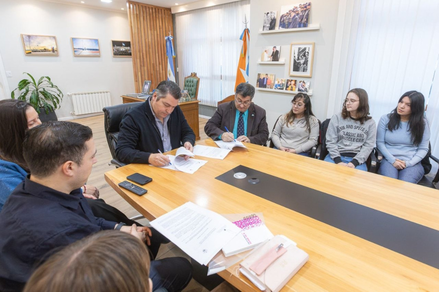 Martín Perez firmó convenio con la UTN para fortalecer la formación de futuros profesionales