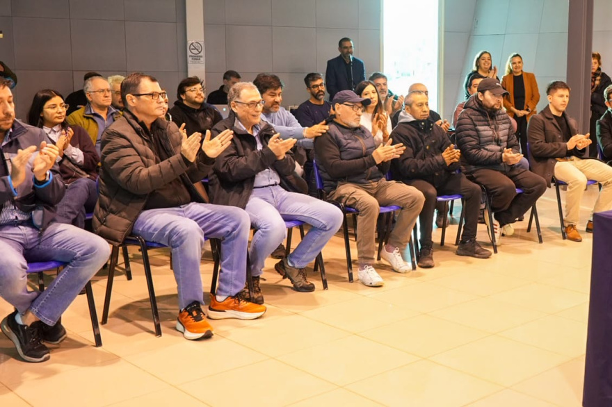 Vecinos de Chacra VIII de Río Grande destacaron el inicio de obra eléctrica tras fraude de empresa urbanizadora