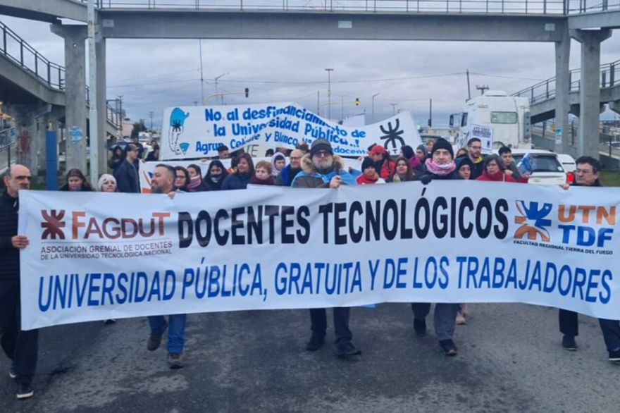 Docentes y no docentes de la UTN fueguina rechazaron la Ley de Tierras que impulsa Milei