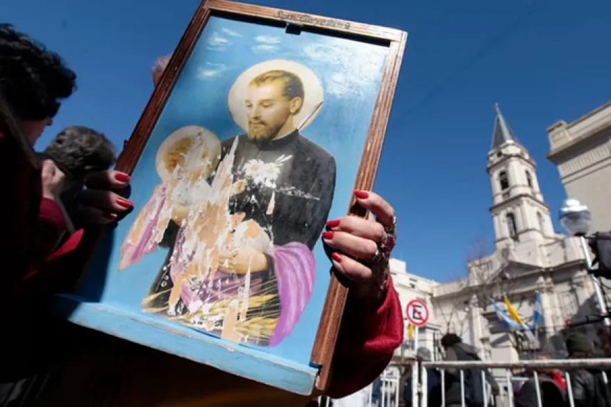 Hoy se conmemora el Día de San Cayetano, una de las fechas religiosas con mayor convocatoria en Argentina