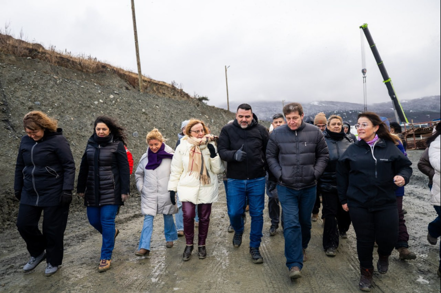Melella recorrió junto a Vuoto y senadores nacionales el predio de la nueva usina de Ushuaia