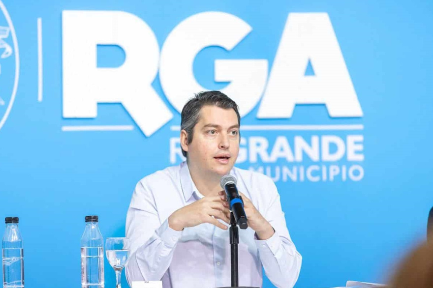 "Detrás de cada trabajador que pierde su empleo hay una familia fueguina que queda en la incertidumbre"Reclamo en las puertas de Mirgor por la desvinculación de cerca de 300 trabajadoresEl Gobierno pidió una conciliación obligatoria por el conflicto entre Mirgor y la UOM
