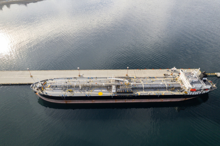 Fuerte cuestionamiento de la Dirección Provincial de Puertos por el buque británico en UshuaiaNación se pronunció sobre la operación del buque petrolero inglés en el puerto de Ushuaia"Se sobrepasaron los límites": gremios portuarios cuestionaron el ingreso del buque inglés y pidieron investigar las autorizaciones