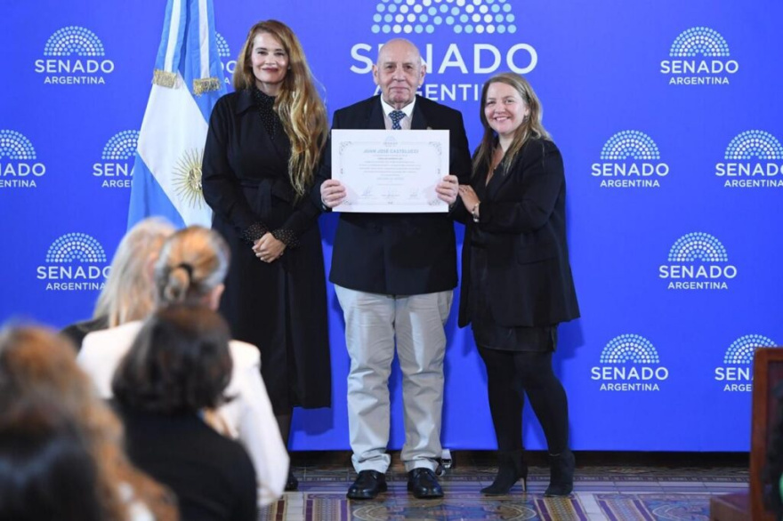 El primer rector electo de la UNTDF fue distinguido por el Senado de la Nación