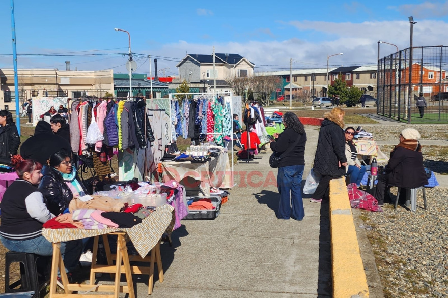 De las ferias a las plazas: más de 45 emprendedores se organizaron para vender al aire libre