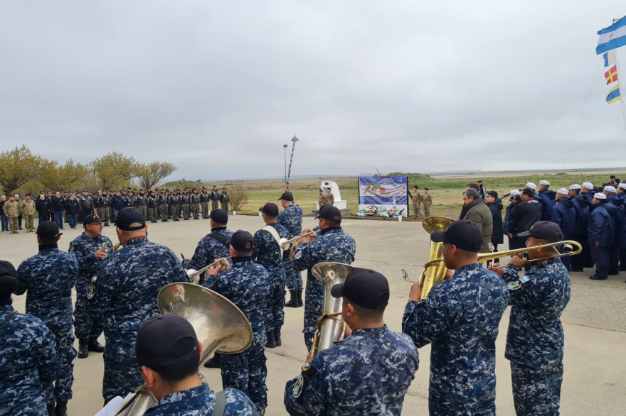 La Base Aeronaval Río Grande celebró sus 77 años con un emotivo homenaje a los héroes de Malvinas